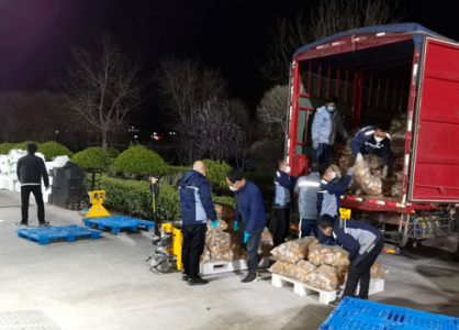 疫情下，甘肅物流行業(yè)利用手動液壓搬運車等工具保障物資供應(yīng)